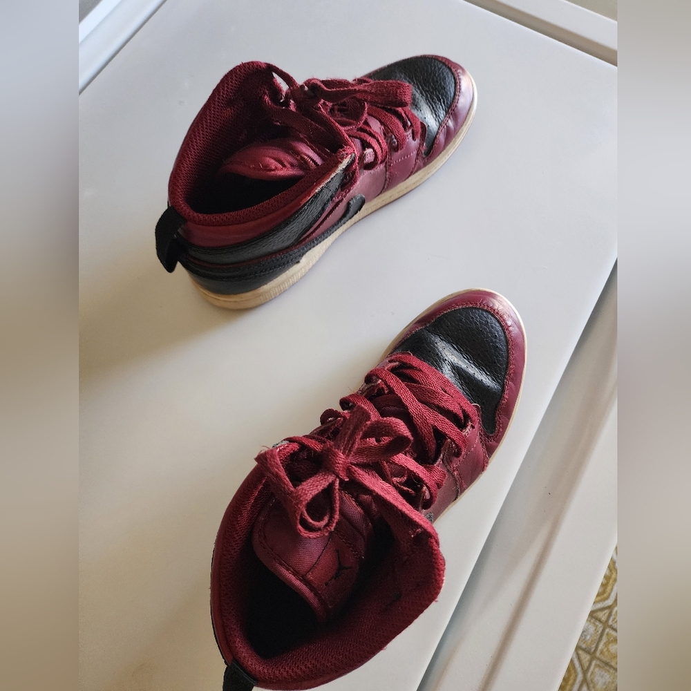 Nike Kids Red and Black Sneakers - Picture 6 of 10